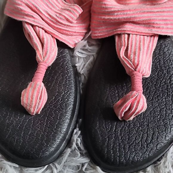 2/$20 Sanuk Sandals - Picture 4 of 5